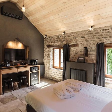 Le Domaine Des Pres Verts Suites & Chambres Avec Jacuzzi Privatif Jouey Luaran gambar
