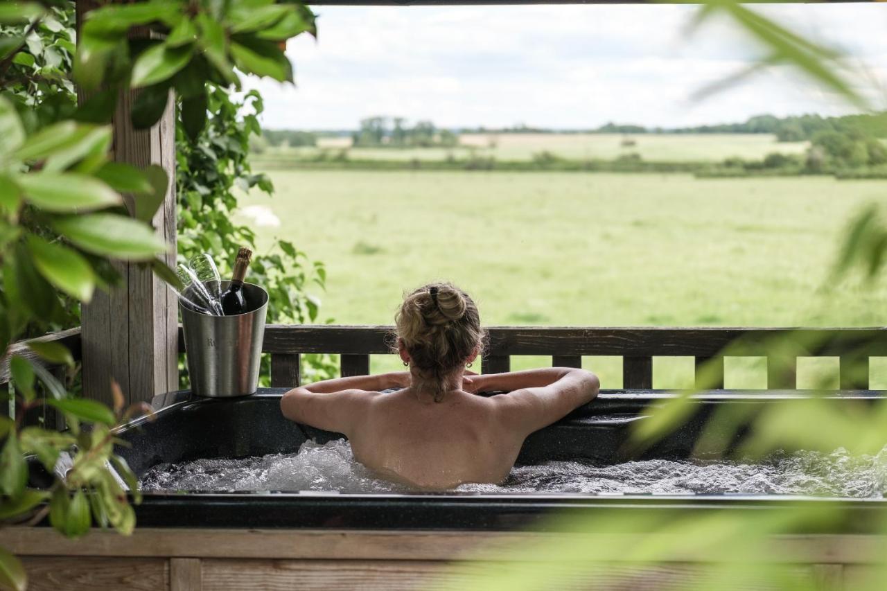 Le Domaine Des Pres Verts Suites & Chambres Avec Jacuzzi Privatif Jouey Luaran gambar