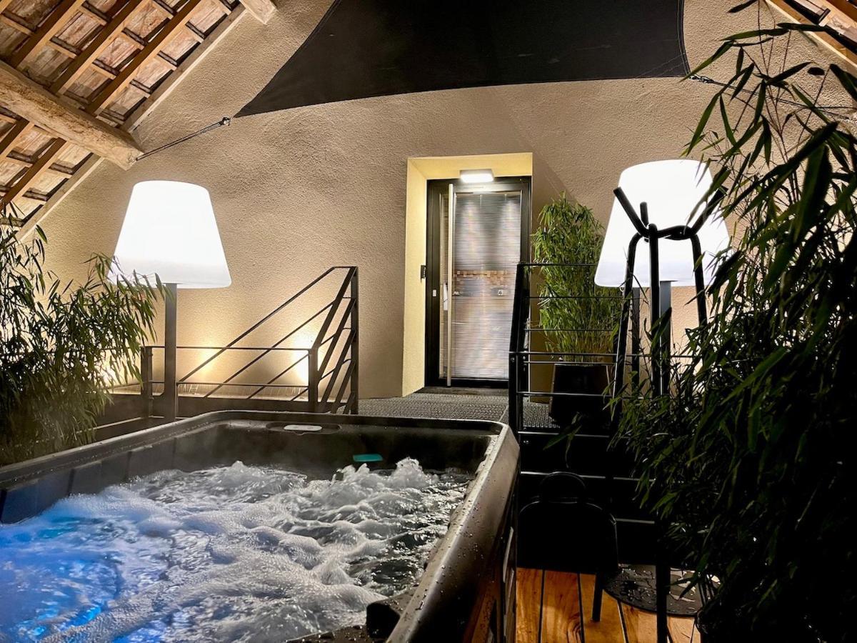 Le Domaine Des Pres Verts Suites & Chambres Avec Jacuzzi Privatif Jouey Luaran gambar